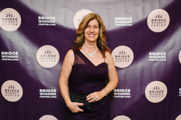 2019-bridge-womens-center-winter-gala-01254F085C5-7C4D-10F3-D202-C88A5E58BC58.jpg